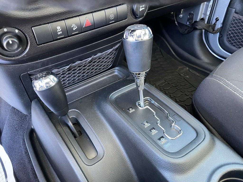 2017 Jeep Wrangler Unlimited Sahara - KEYLESS ENTRY / HEATED MIRRORS