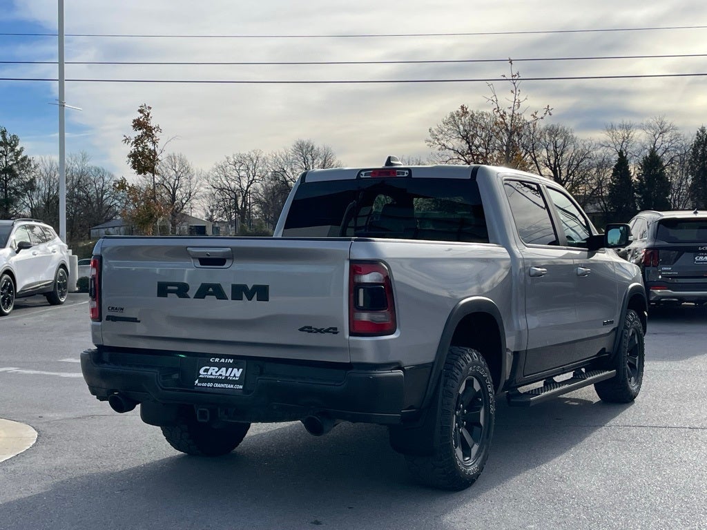 2019 RAM 1500 Rebel - RED INTERIOR ACCENTS / LEATHER BUCKET SEATS