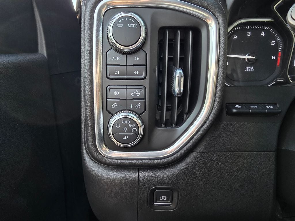 2022 GMC Sierra 2500HD Denali - ONE OWNER / CLEAN CARFAX