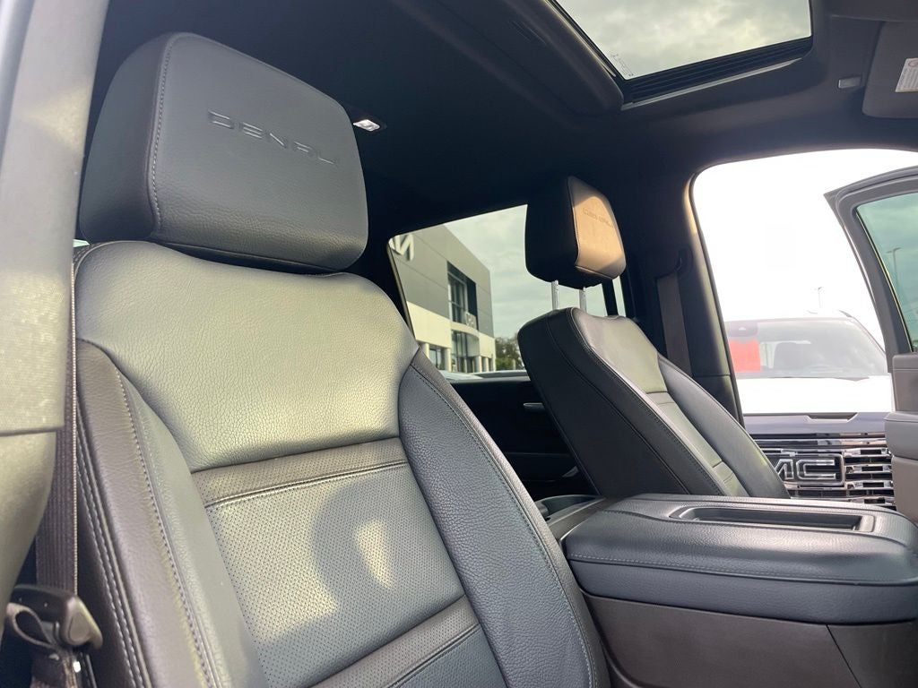2022 GMC Sierra 2500HD Denali - 8" LIFT/ SUNDOWN AUDIO / CUSTOM HITCH