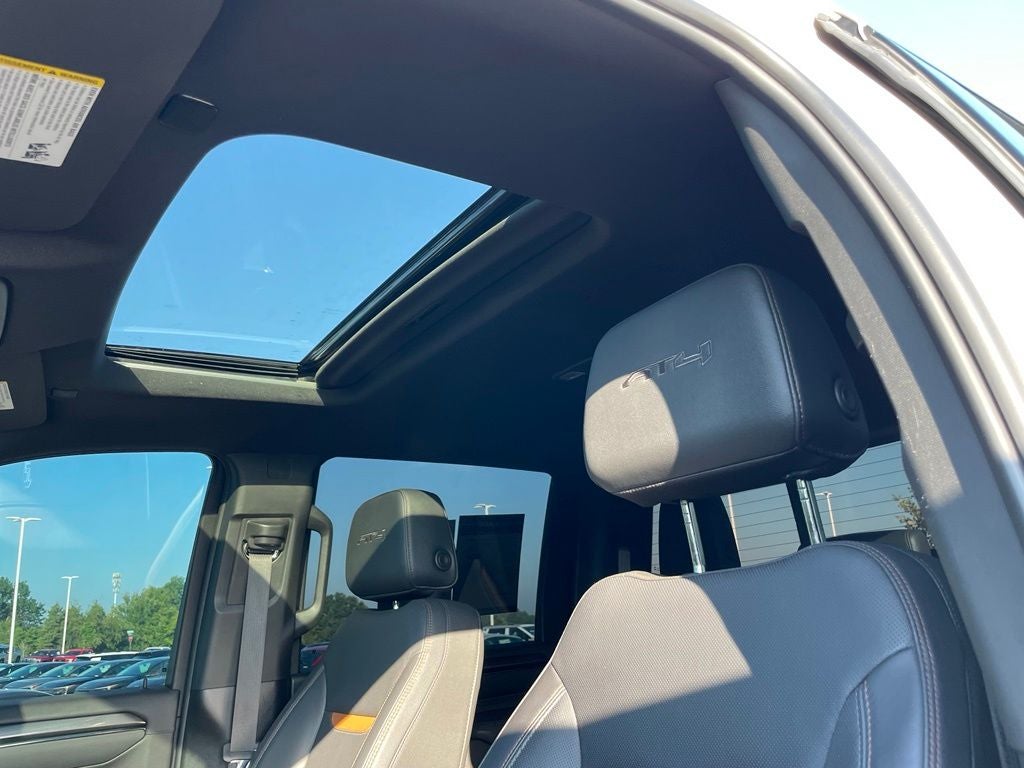 2026 GMC Sierra 2500HD AT4 - POWER SUNROOF / POWER ASSIST STEPS