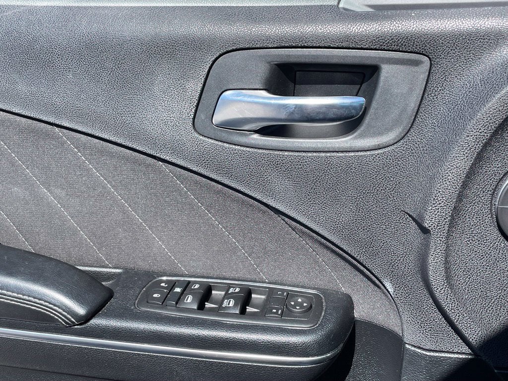 2017 Dodge Charger SXT - AWD / APPLE CARPLAY