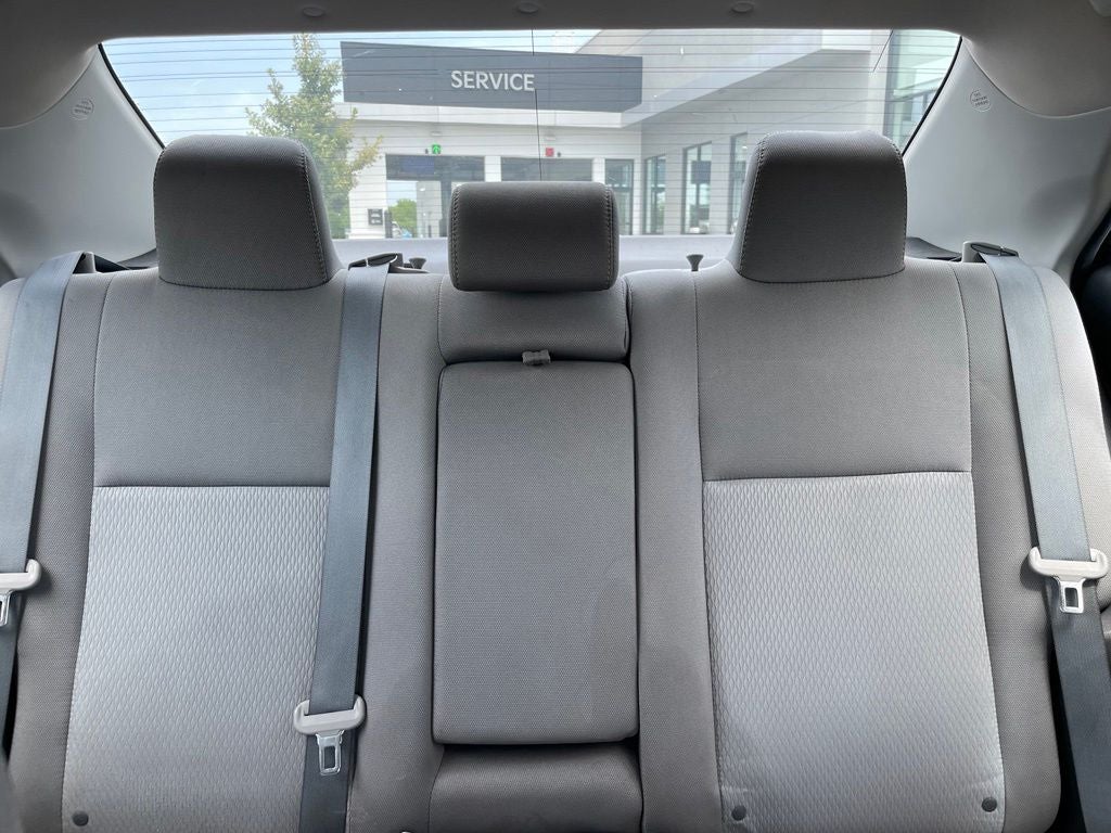 2016 Toyota Corolla LE - 38 MPG / KEYLESS ENTRY