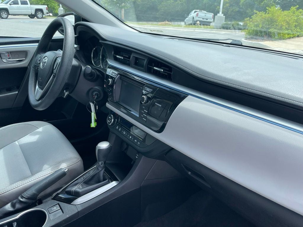 2016 Toyota Corolla LE - 38 MPG / KEYLESS ENTRY