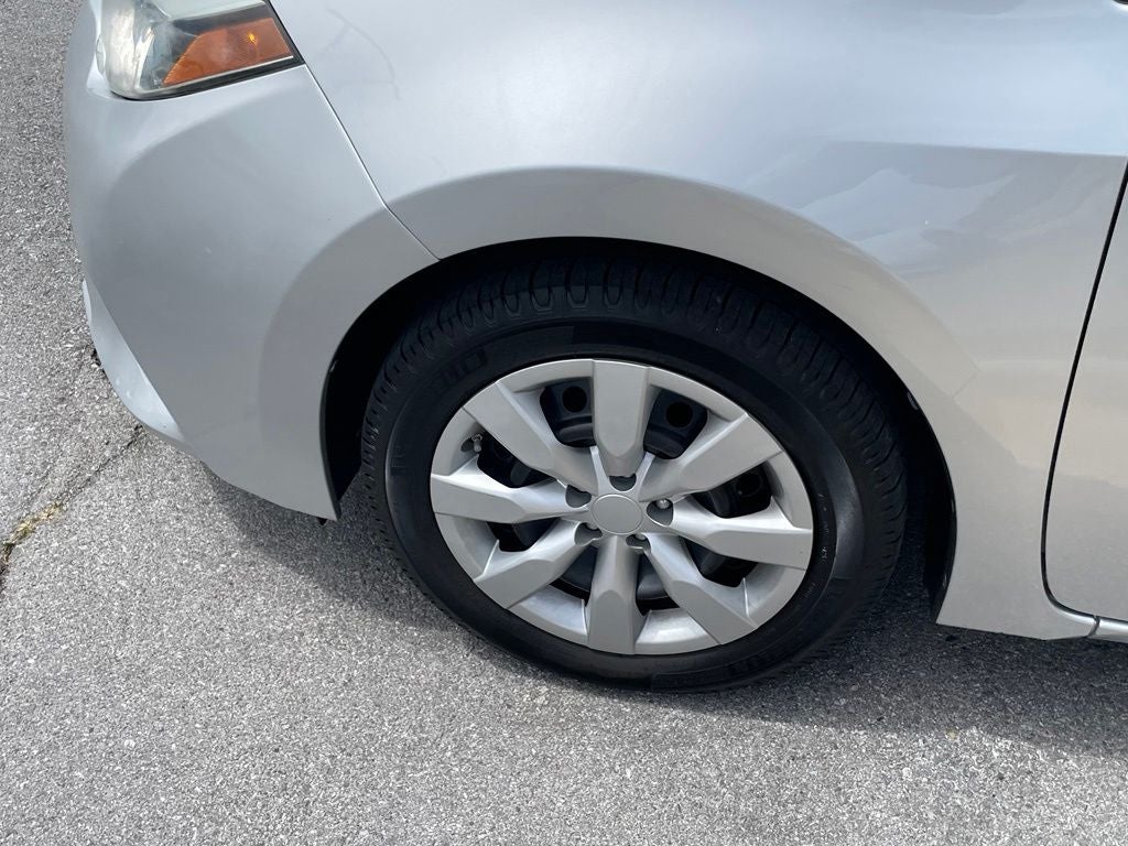 2016 Toyota Corolla LE - 38 MPG / KEYLESS ENTRY