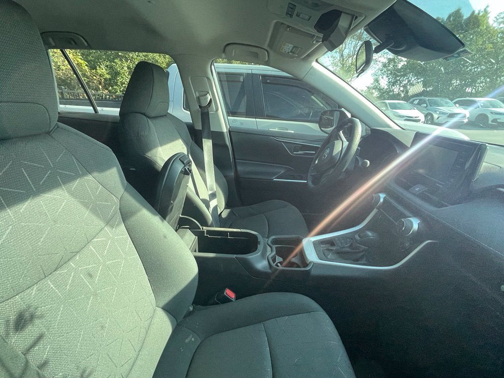2021 Toyota RAV4 XLE - APPLE CARPLAY / AWD