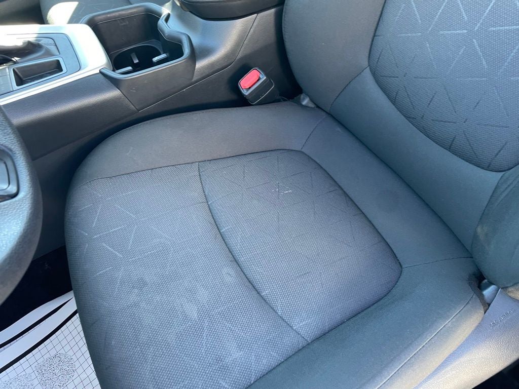 2024 Toyota RAV4 XLE - WIRELESS CARPLAY / BLIND SPOT MONITOR