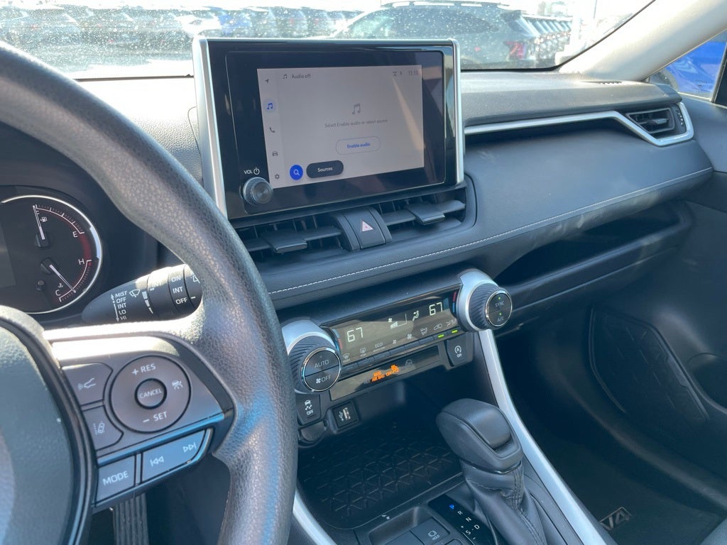 2024 Toyota RAV4 XLE - BLIND SPOT MONITOR / 7 INCH DISPLAY