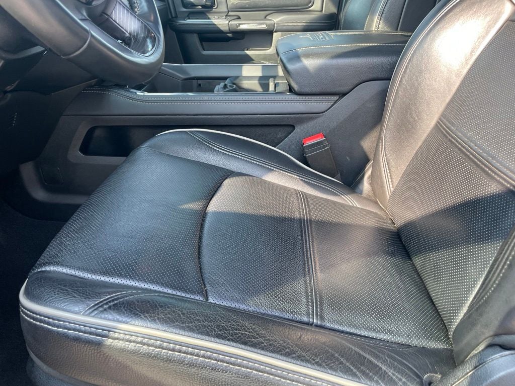 2023 RAM 3500 Limited - POWER SUNROOF / AIR SUSPENSION