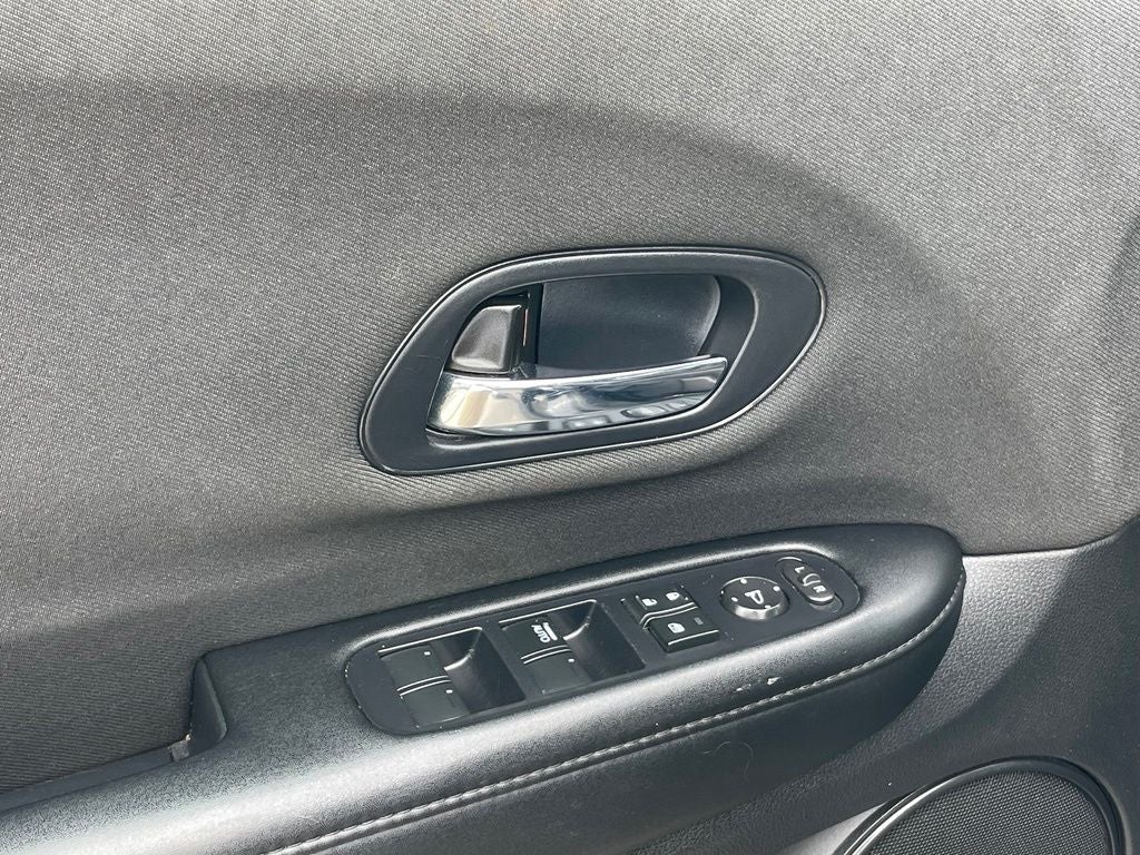 2022 Honda HR-V LX - 34 MPG / CLEAN CARFAX