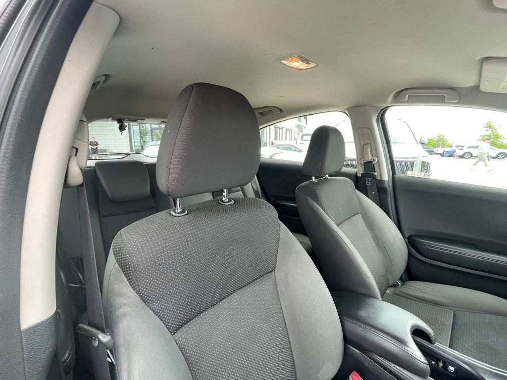 2022 Honda HR-V LX - 34 MPG / CLEAN CARFAX