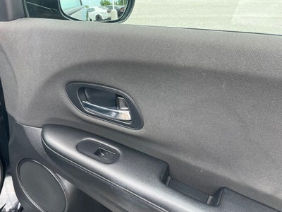 2022 Honda HR-V LX - 34 MPG / CLEAN CARFAX