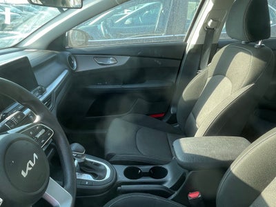 2024 Kia Forte LXS - KIA CERTIFIED / 8 INCH TOUCHSCREEN