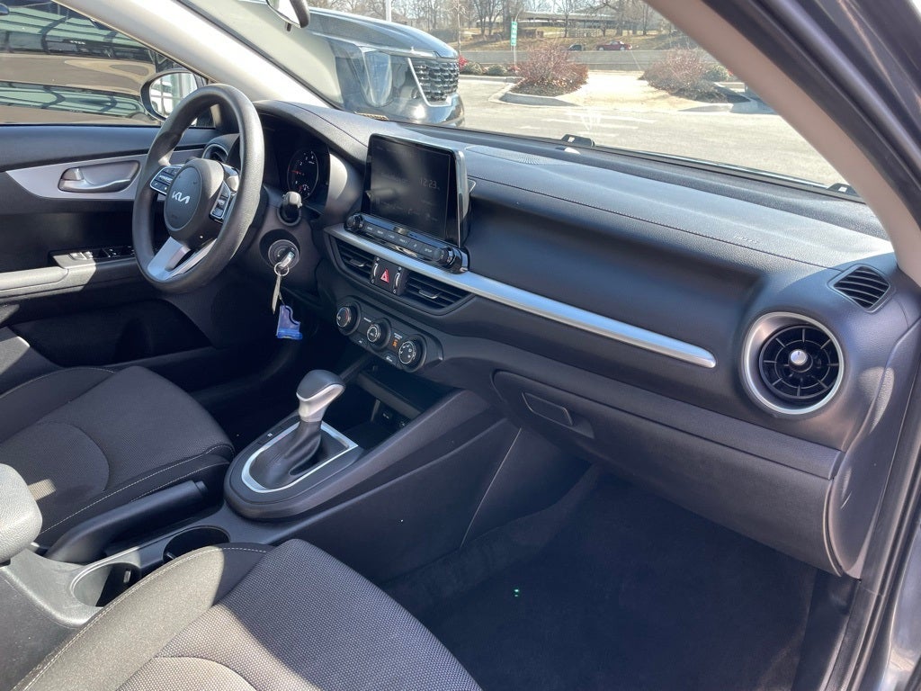 2024 Kia Forte LXS - KIA CERTIFIED / APPLE CARPLAY
