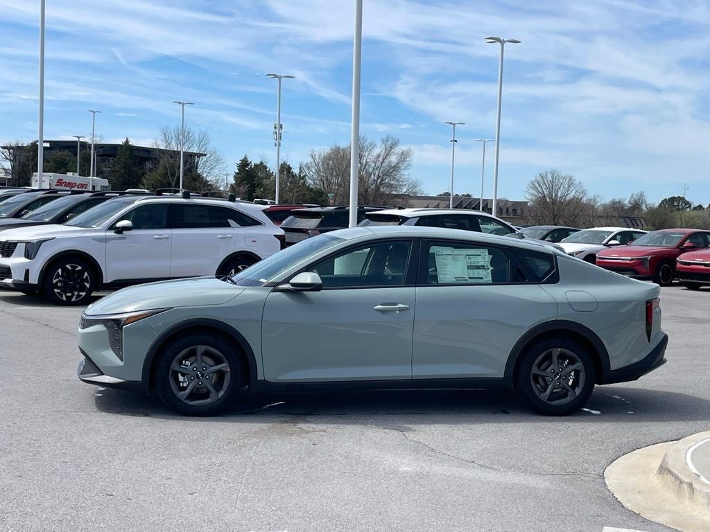 2026 Kia K4 LXS