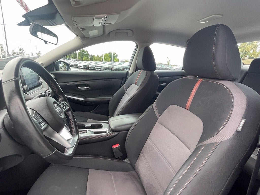2022 Nissan Sentra SR - 37 MPG / BLIND SPOT WARNING
