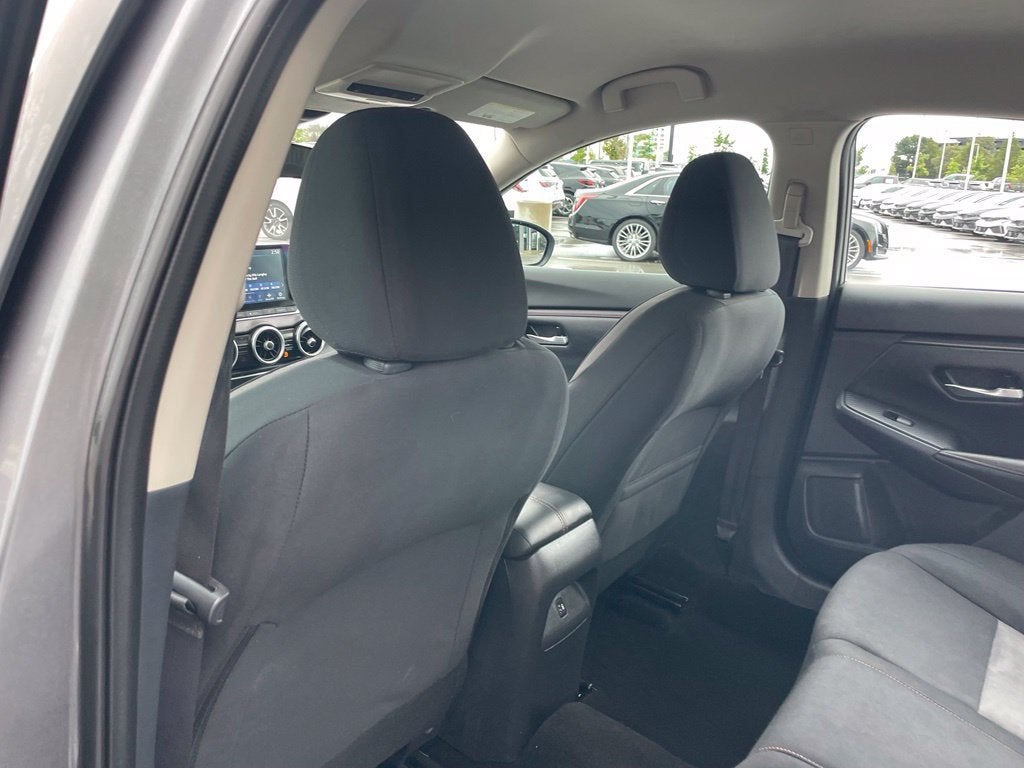 2022 Nissan Sentra SR - 37 MPG / BLIND SPOT WARNING