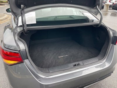 2022 Nissan Sentra SR - 37 MPG / BLIND SPOT WARNING