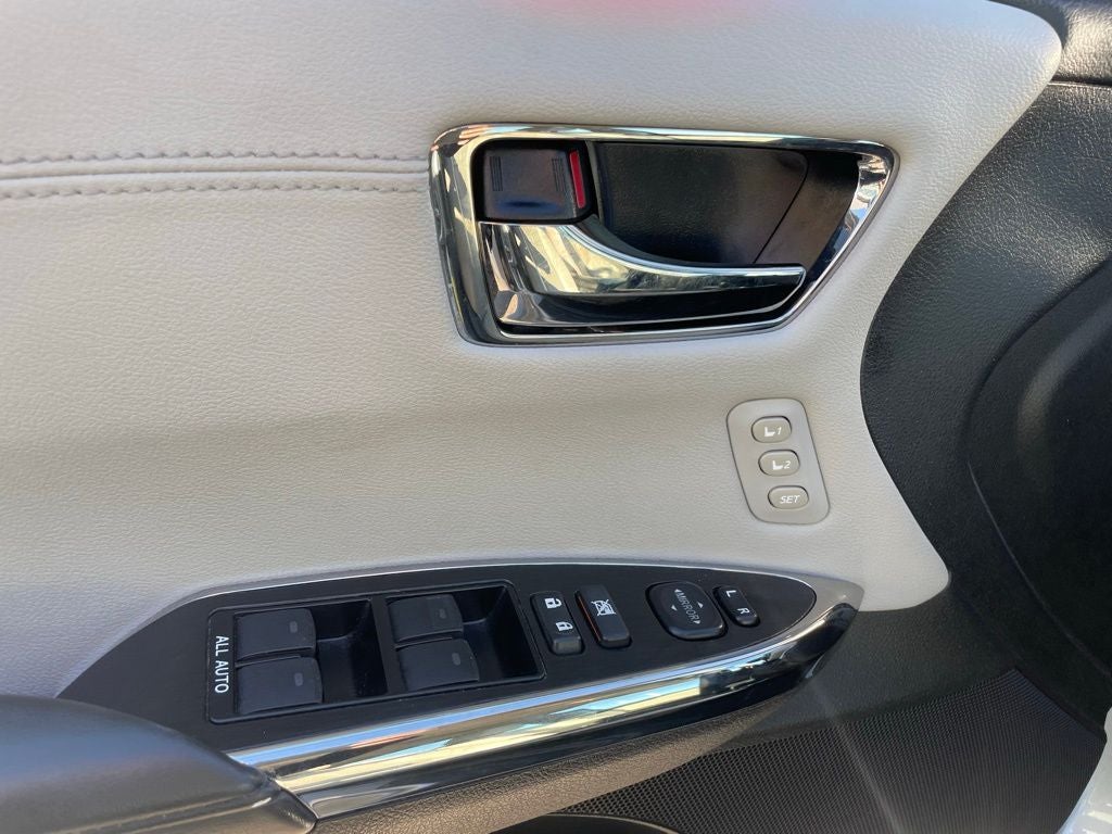 2018 Toyota Avalon XLE Premium - ONE OWNER / RADAR CRUISE CONTROL