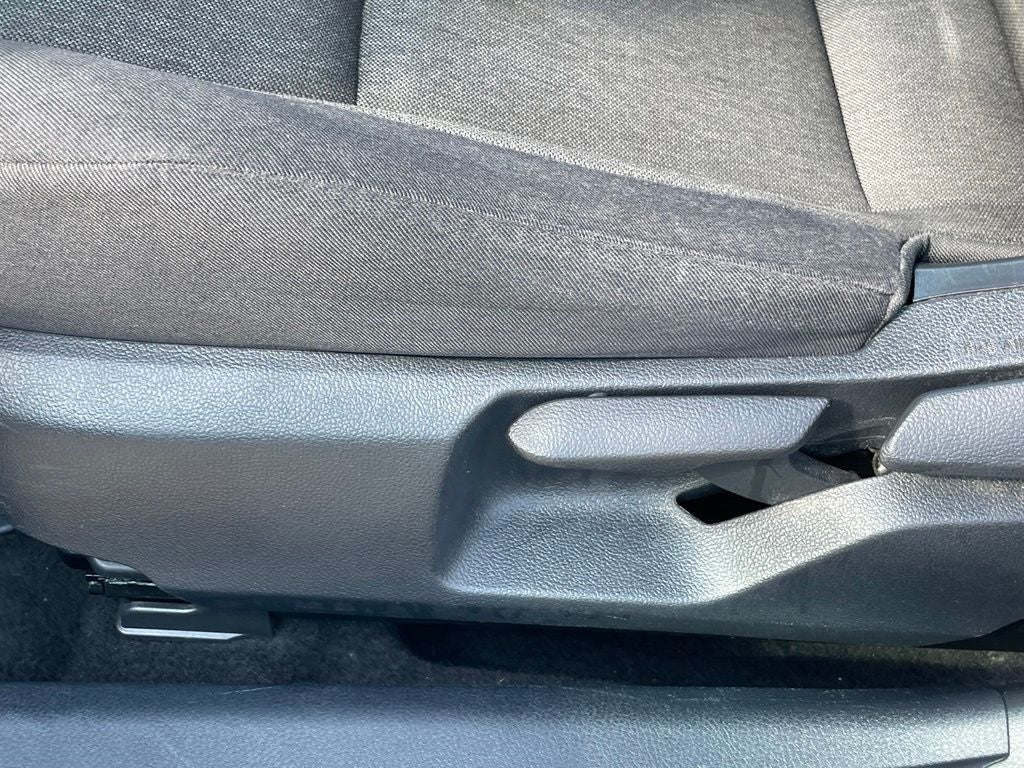 2025 Toyota Camry LE - 53 MPG / APPLE CARPLAY