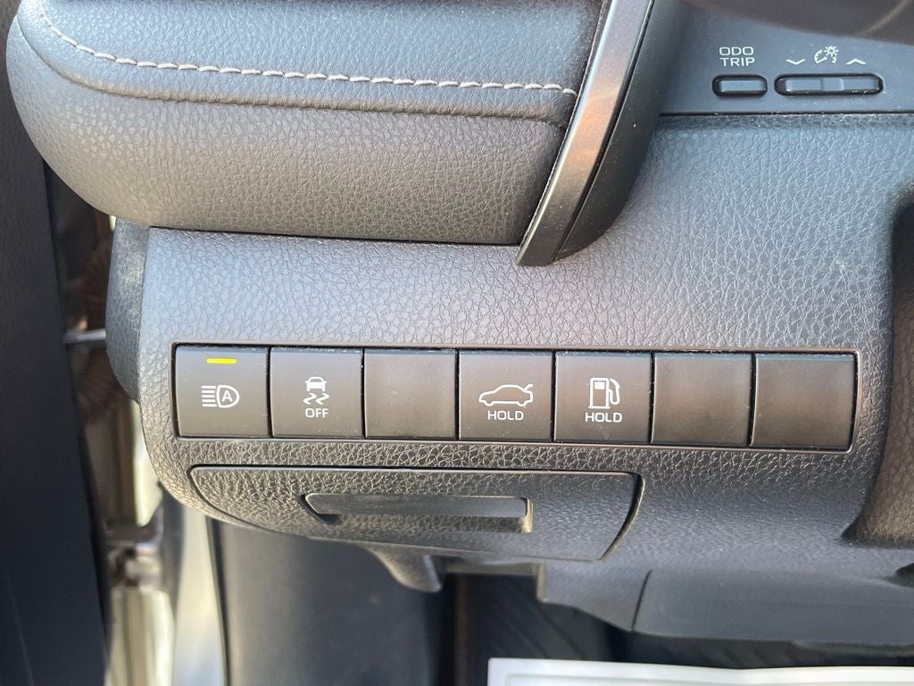 2020 Toyota Camry XSE - APPLE CARPLAY / BLIND SPOT MONITORING