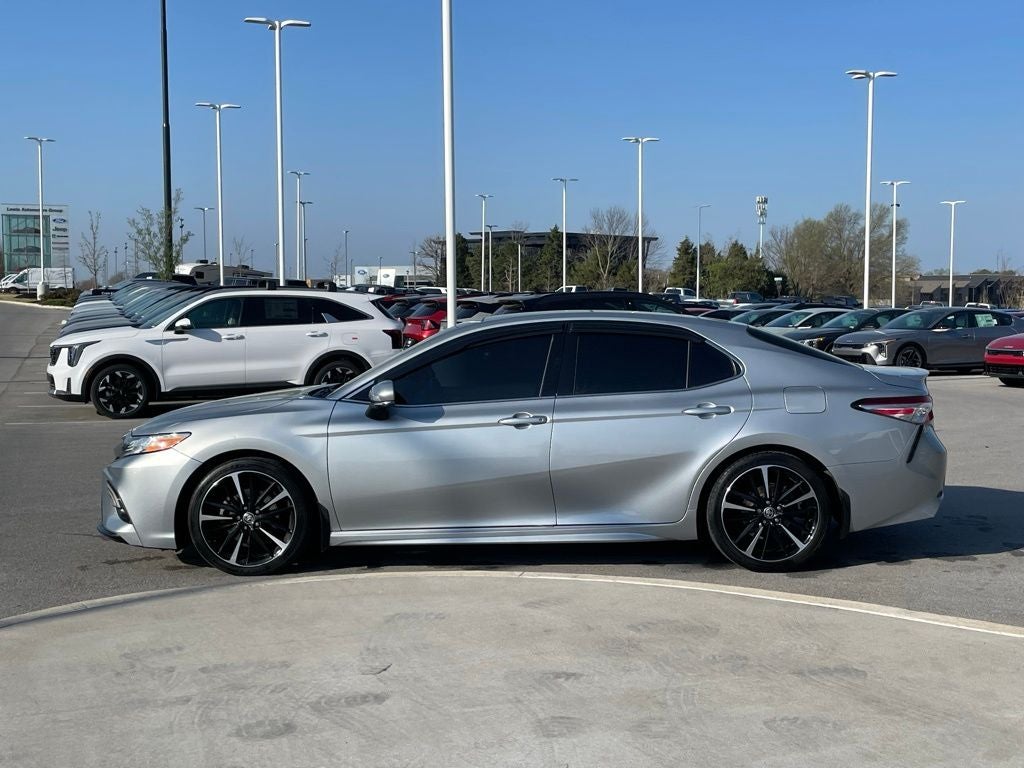 2020 Toyota Camry XSE - APPLE CARPLAY / BLIND SPOT MONITORING