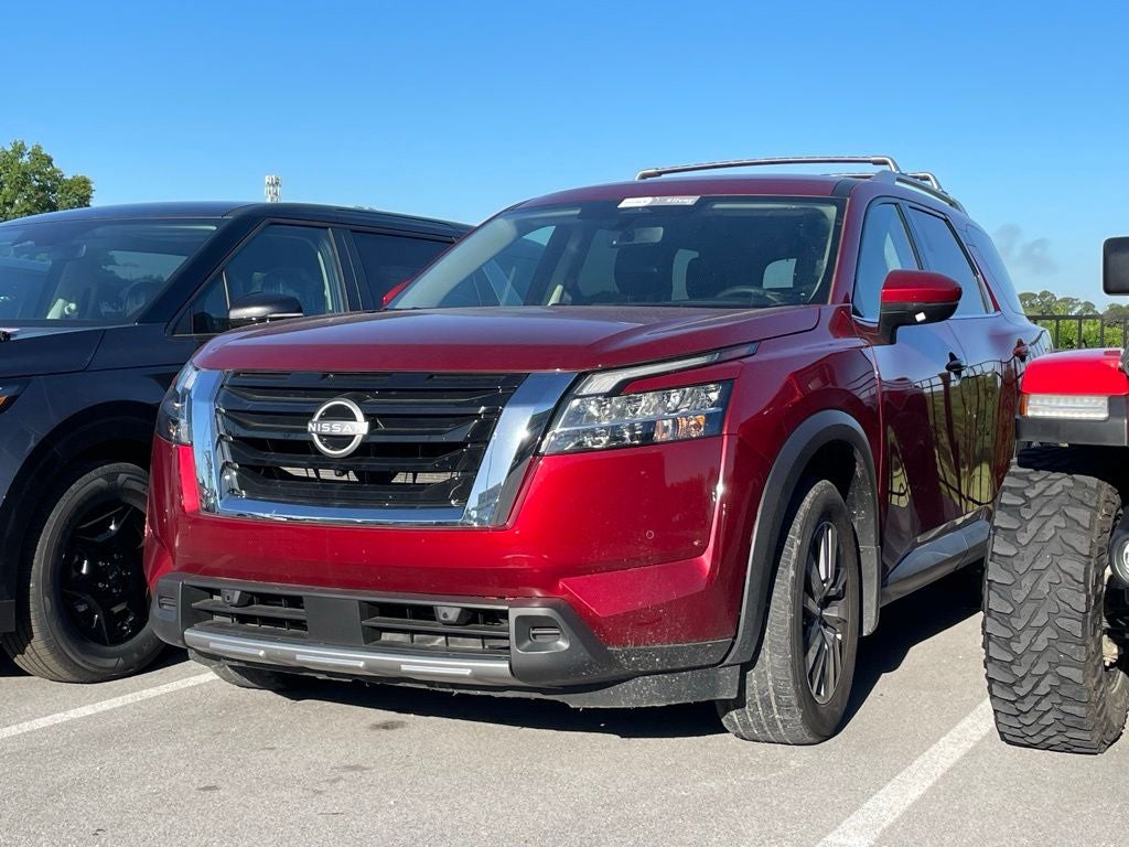 2024 Nissan Pathfinder SL - POWER LIFTGATE / WIRELSS CHARGER