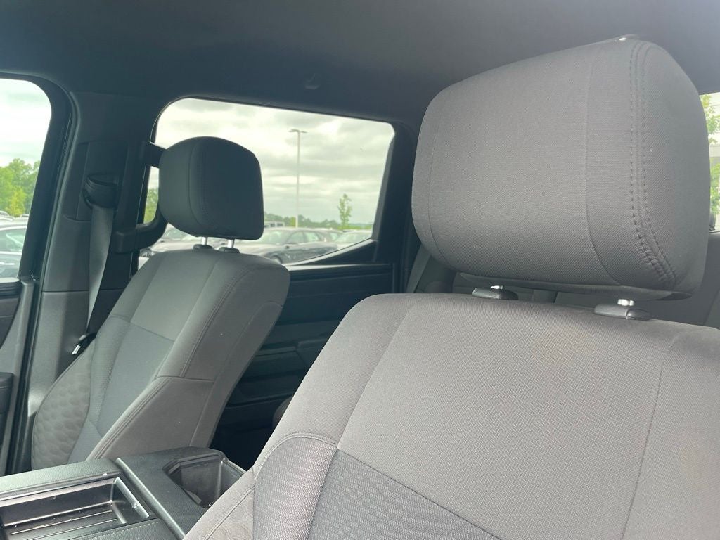 2025 Toyota Tundra SR - ADAPTIVE CRUISE CONTROL / WIRELESS CARPLAY