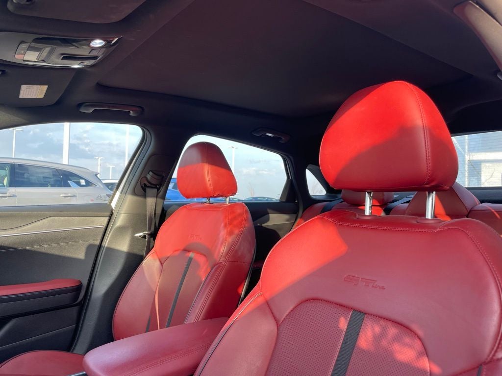 2023 Kia K5 GT-Line - PANORAMIC SUNROOF / RED INTERIOR