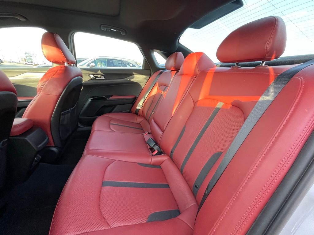 2023 Kia K5 GT-Line - PANORAMIC SUNROOF / RED INTERIOR