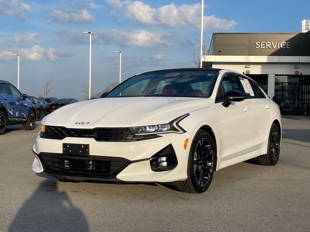 2023 Kia K5 GT-Line - PANORAMIC SUNROOF / RED INTERIOR