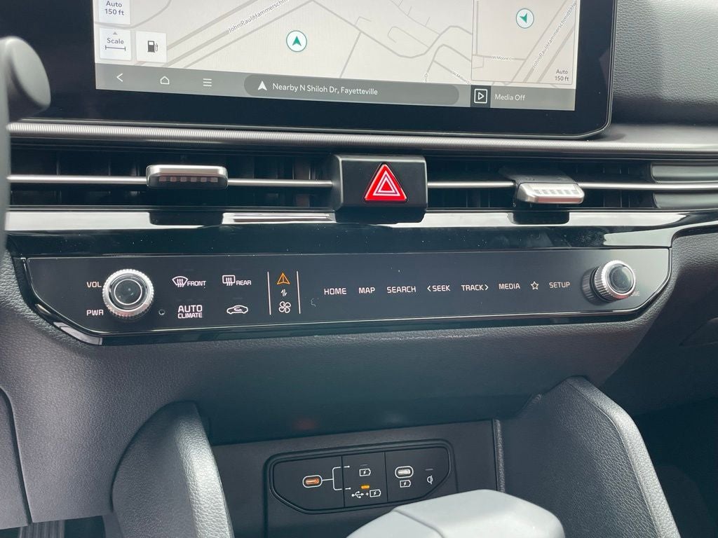 2026 Kia Sportage SX-Prestige - CARMINE RED INTERIOR COLOR PKG