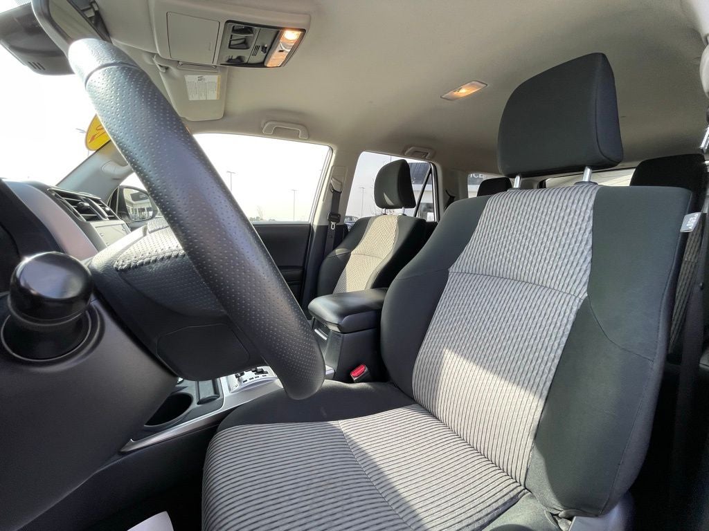 2024 Toyota 4Runner SR5 - 8 INCH TOUCHSCREEN / ANDROID AUTO