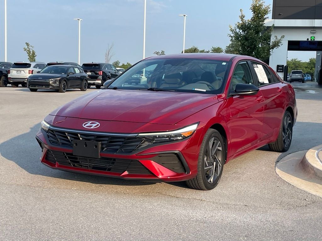 2025 Hyundai Elantra SEL Sport - 39 MPG / APPLE CARPLAY