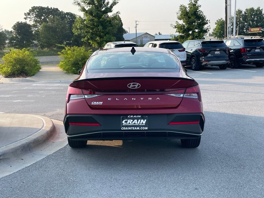 2025 Hyundai Elantra SEL Sport - 39 MPG / APPLE CARPLAY