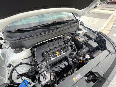 2025 Hyundai Venue SEL - POWER MOONROOF / APPLE CARPLAY