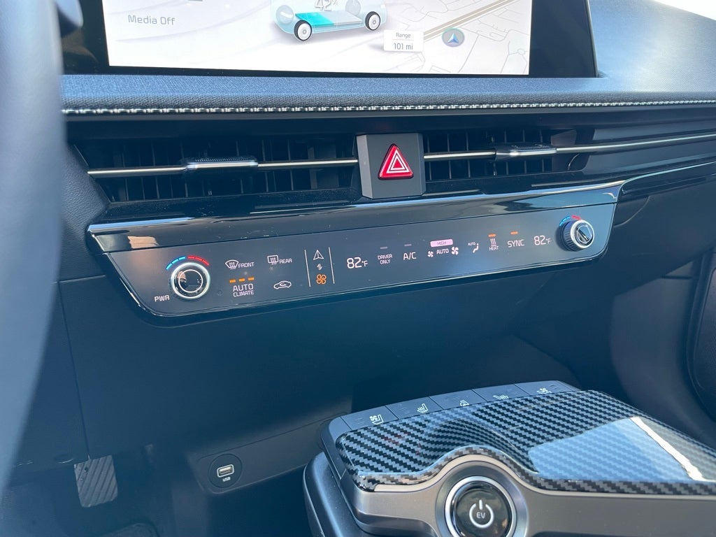2023 Kia EV6 Wind - KIA CERTIFIED / BLIND SPOT COLLISION