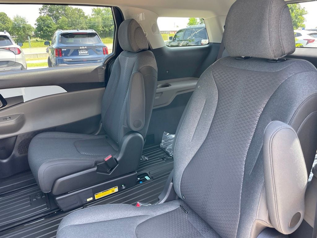 2026 Kia Carnival LX