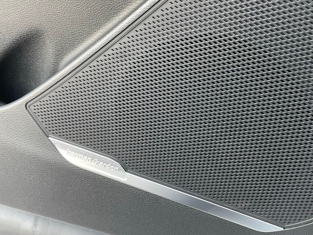 2026 Kia Sportage Hybrid SX-Prestige - CARMINE RED INTERIOR PKG