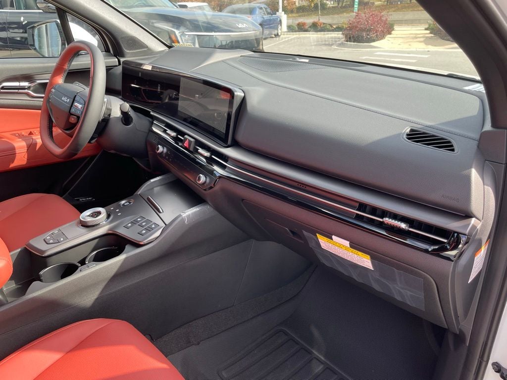 2026 Kia Sportage Hybrid SX-Prestige - CARMINE RED INTERIOR PKG