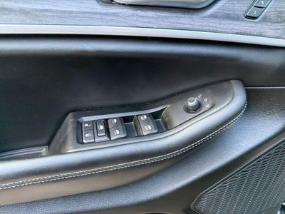 2023 Jeep Grand Cherokee Limited Black Appearance Pkg, CarFax One Owner