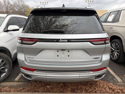 2022 Jeep Grand Cherokee Summit