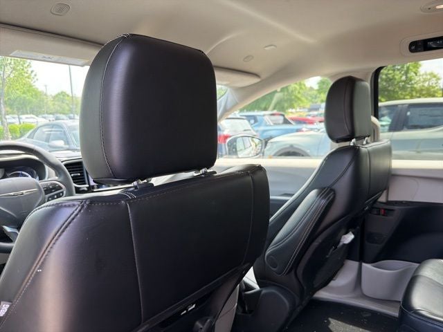 2023 Chrysler Pacifica Hybrid Touring L