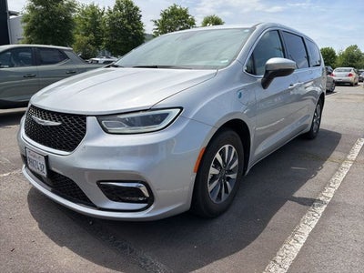 2023 Chrysler Pacifica Hybrid Touring L