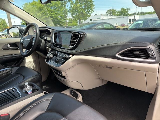 2023 Chrysler Pacifica Hybrid Touring L