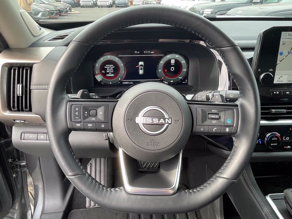 2025 Nissan Pathfinder Platinum Pano Roof, Leather, One Owner, Third Row