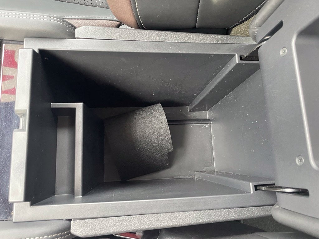 2025 Nissan Pathfinder Platinum Pano Roof, Leather, One Owner, Third Row