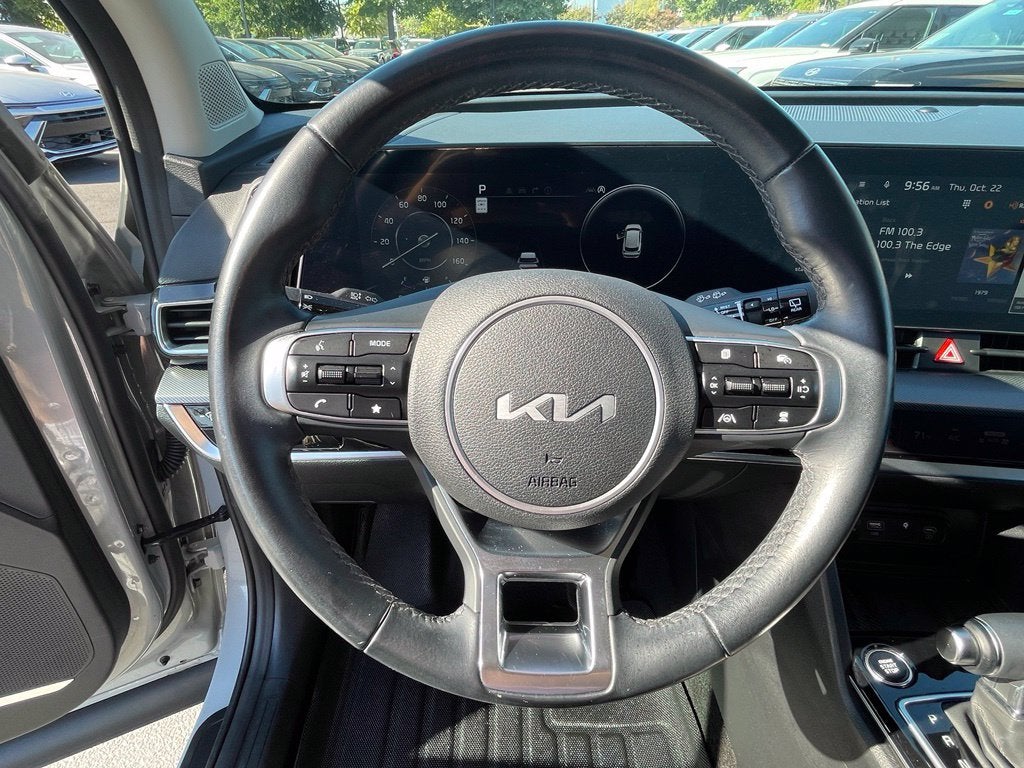 2025 Kia Sportage SX Pano Roof, Leather, One Owner
