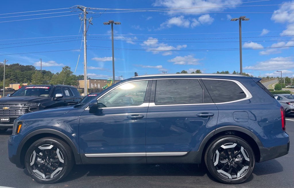 2025 Kia Telluride S Leather, Moonroof, Third Row, Clean CarFax