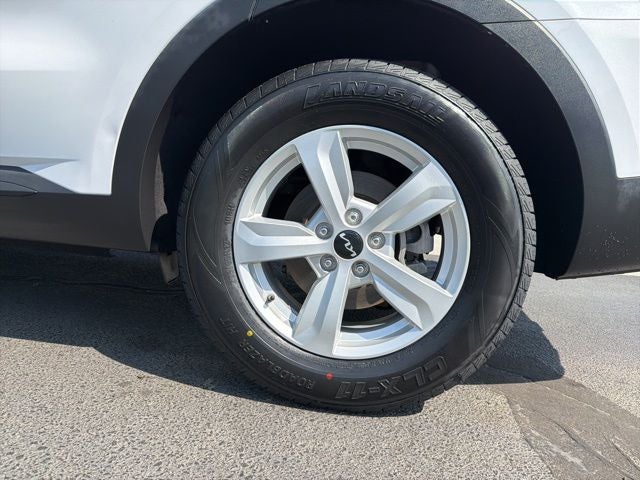 2023 Kia Sorento LX